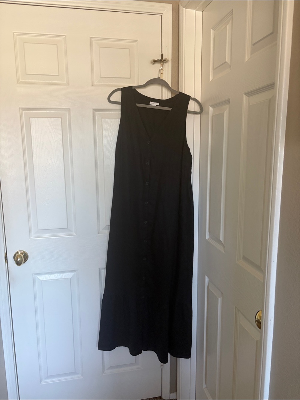 Jill Sleeveless Black Button-Front Maxi Linen Dress, size L, new without a tag